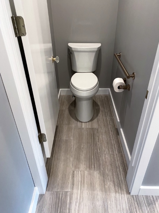Single toilet room
